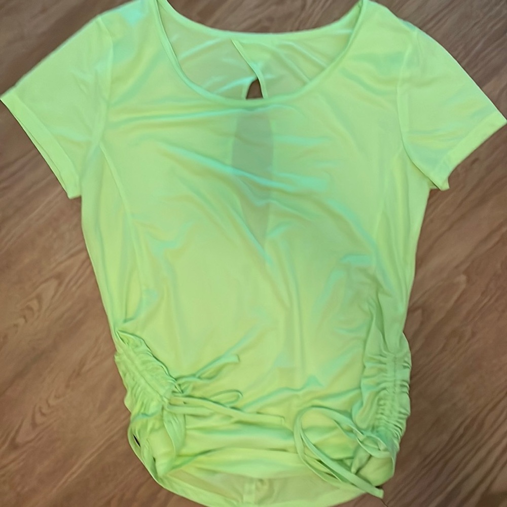 Sweat wicking yoga short sleeve
